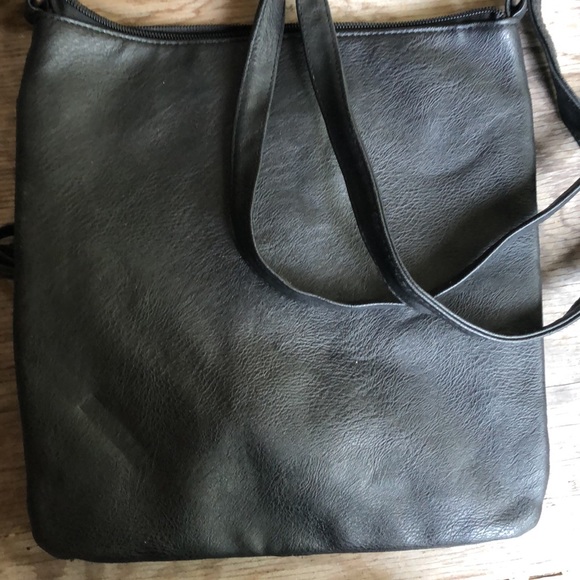 Jordache Cross Body Bag - Picture 4 of 8